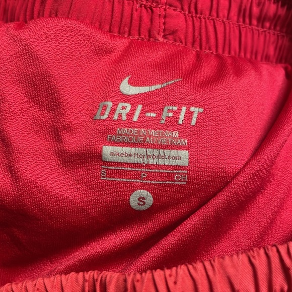 Nike. Pink athletic shorts. Size Small. - Picture 4 of 4
